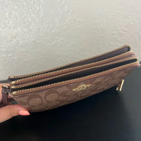 Coach Signature Canvas Double Zip Wallet Wristlet - Picture 11 of 11